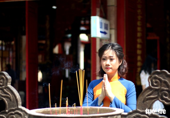 Thiếu nữ Sài Thành rạng rỡ du xuân với áo dài cổ điển - Ảnh 12. Thiếu nữ Sài Thành rạng rỡ du xuân với áo dài cổ điển - Ảnh 12.