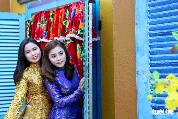 Thiếu nữ Sài Thành rạng rỡ du xuân với áo dài cổ điển - Ảnh 6. Thiếu nữ Sài Thành rạng rỡ du xuân với áo dài cổ điển - Ảnh 6.
