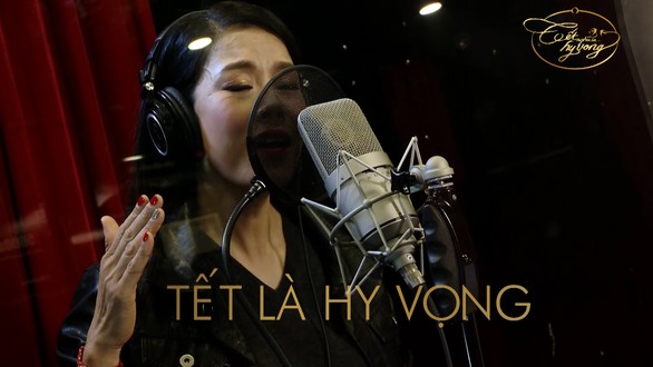 Phương Thanh, Thu Phương tham gia MV Tết là hi vọng - Ảnh 3. Phương Thanh, Thu Phương tham gia MV Tết là hi vọng - Ảnh 3.