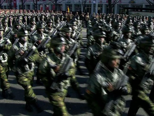Triều Tiên khoe hàng trăm tên lửa trước thềm Olympic - Ảnh 6. Triều Tiên khoe hàng trăm tên lửa trước thềm Olympic - Ảnh 6.