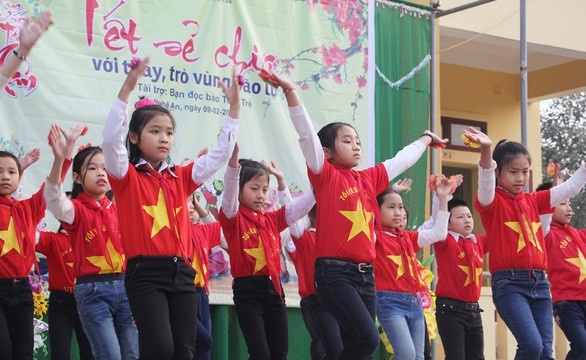 Tết đủ đầy hơn khi có quà của bạn đọc báo Tuổi Trẻ - Ảnh 3. Tết đủ đầy hơn khi có quà của bạn đọc báo Tuổi Trẻ - Ảnh 3.