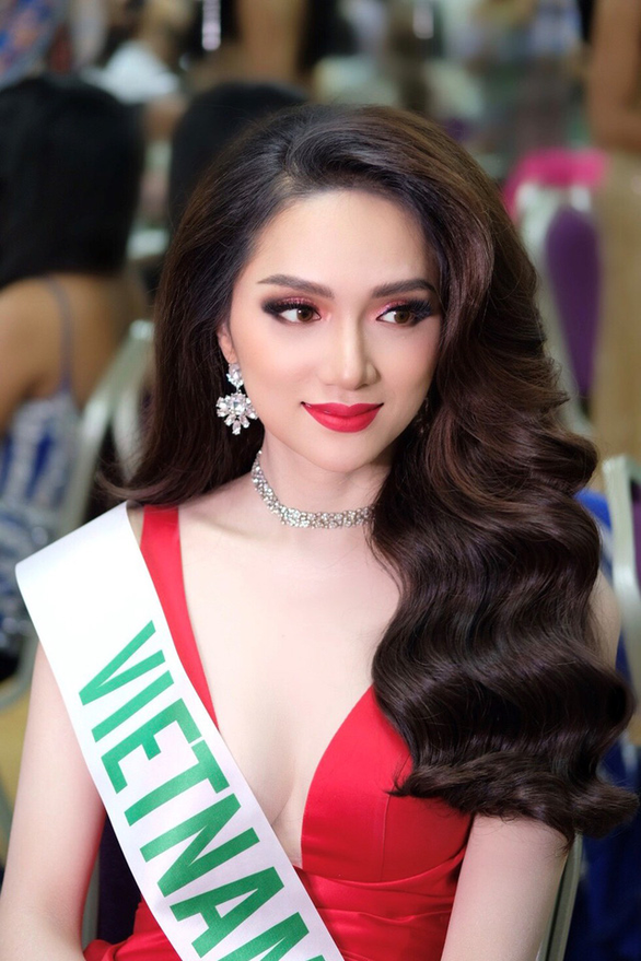 Hương Giang và hành trình giành vương miện Hoa hậu chuyển giới 2018 - Ảnh 14. Hương Giang và hành trình giành vương miện Hoa hậu chuyển giới 2018 - Ảnh 14.