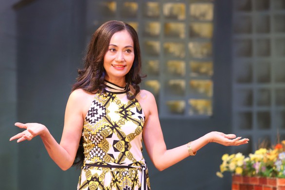 Sân khấu Sài Gòn đang thời... lên bờ xuống ruộng? - Ảnh 3. Sân khấu Sài Gòn đang thời... lên bờ xuống ruộng? - Ảnh 3.