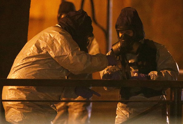 Nga đòi Anh cho phép tiếp cận chất độc thần kinh Novichok - Ảnh 2. Nga đòi Anh cho phép tiếp cận chất độc thần kinh Novichok - Ảnh 2.