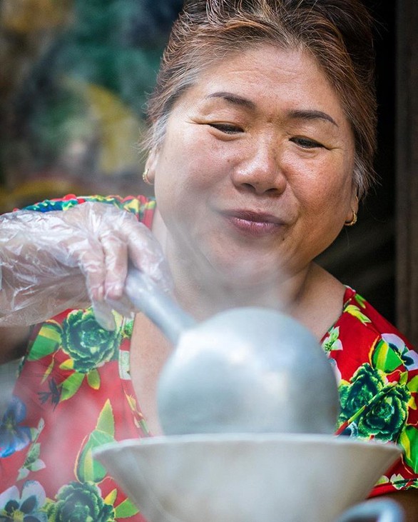 Phụ nữ Sài Gòn: Nụ cười che lấp giọt mồ hôi - Ảnh 6. Phụ nữ Sài Gòn: Nụ cười che lấp giọt mồ hôi - Ảnh 6.