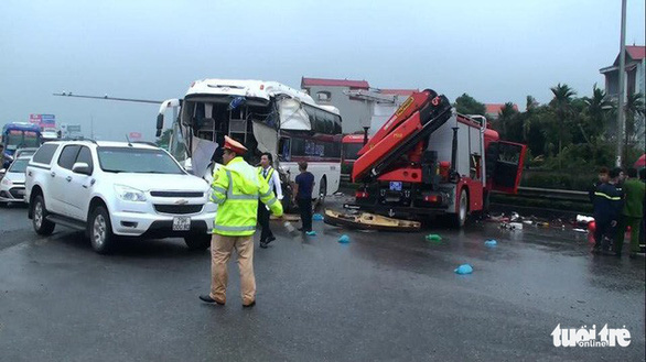 Điều tra nguyên nhân 4 vụ tai nạn trong vài giờ trên cao tốc Pháp Vân - Cầu Giẽ - Ảnh 1.
