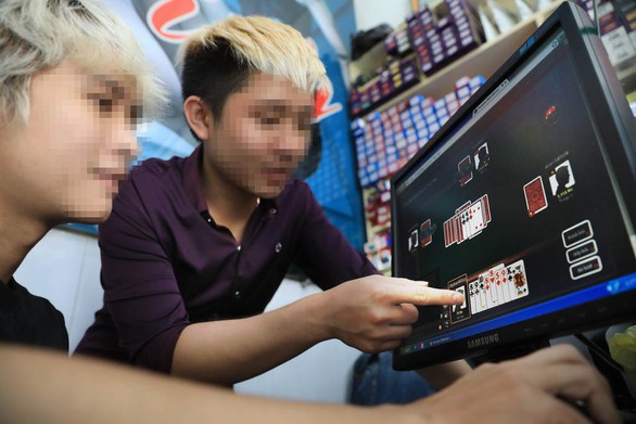 Đầy rẫy bài bạc online - Ảnh 5. Đầy rẫy bài bạc online - Ảnh 5.