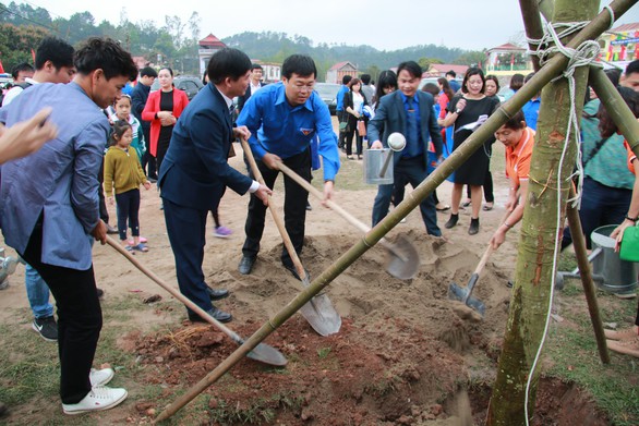 Ngày hội Tháng ba Biên giới tại Lạng Sơn - Ảnh 4. Ngày hội Tháng ba Biên giới tại Lạng Sơn - Ảnh 4.