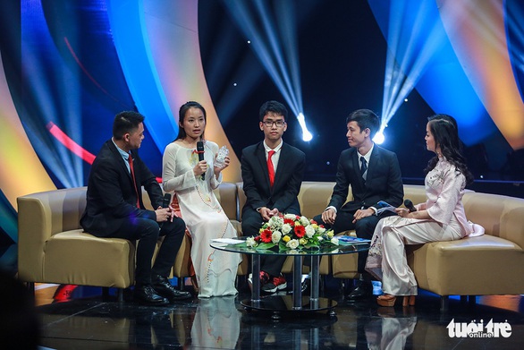 Thủ tướng Nguyễn Xuân Phúc: bạn trẻ hãy đưa đất nước thành hổ, thành rồng - Ảnh 4. Thủ tướng Nguyễn Xuân Phúc: bạn trẻ hãy đưa đất nước thành hổ, thành rồng - Ảnh 4.