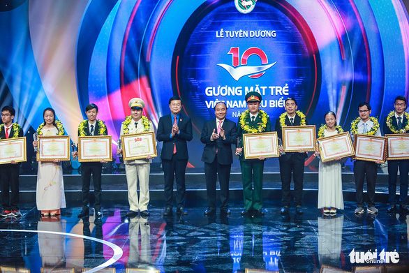 Thủ tướng Nguyễn Xuân Phúc: bạn trẻ hãy đưa đất nước thành hổ, thành rồng - Ảnh 1. Thủ tướng Nguyễn Xuân Phúc: bạn trẻ hãy đưa đất nước thành hổ, thành rồng - Ảnh 1.