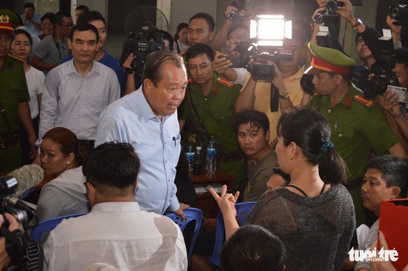 Phó thủ tướng Trương Hòa Bình thăm nạn nhân vụ cháy chung cư Carina - Ảnh 6. Phó thủ tướng Trương Hòa Bình thăm nạn nhân vụ cháy chung cư Carina - Ảnh 6.