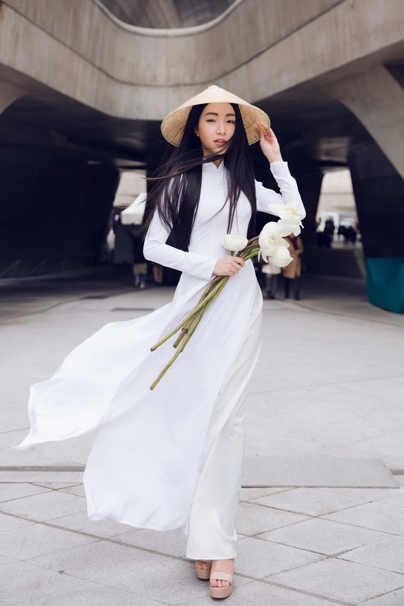 Nàng thơ xứ Huế tỏa sáng cùng áo dài ở Seoul Fashion Week - Ảnh 1. Nàng thơ xứ Huế tỏa sáng cùng áo dài ở Seoul Fashion Week - Ảnh 1.