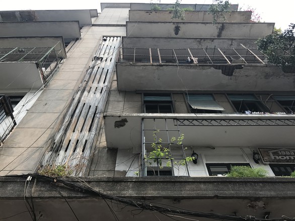 Sau vụ Carina: ông Đoàn Ngọc Hải tổng kiểm tra các chung cư quận 1 - Ảnh 6. Sau vụ Carina: ông Đoàn Ngọc Hải tổng kiểm tra các chung cư quận 1 - Ảnh 6.