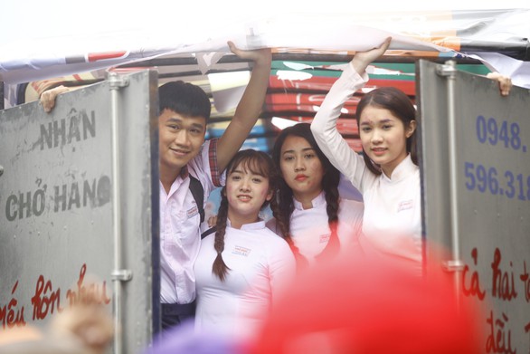 Hồng Vân khuyên con gái: Thanh niên bây giờ nó phóng túng lắm! - Ảnh 8. Hồng Vân khuyên con gái: Thanh niên bây giờ nó phóng túng lắm! - Ảnh 8.