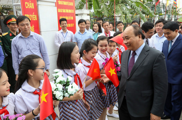 Thủ tướng Nguyễn Xuân Phúc: Tôi đến đây để quảng bá gốm sứ Bát Tràng - Ảnh 3.