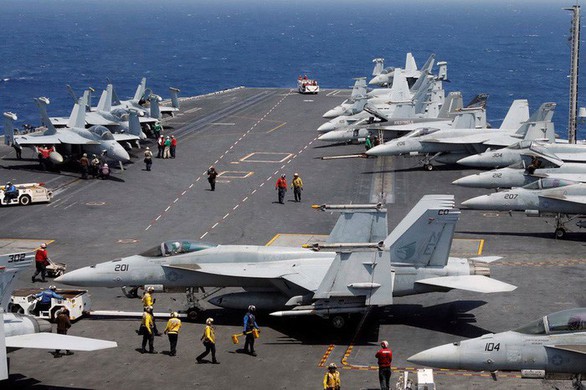 Siêu hàng không mẫu hạm USS Carl Vinson làm gì tại Đà Nẵng? - Ảnh 4. Siêu hàng không mẫu hạm USS Carl Vinson làm gì tại Đà Nẵng? - Ảnh 4.