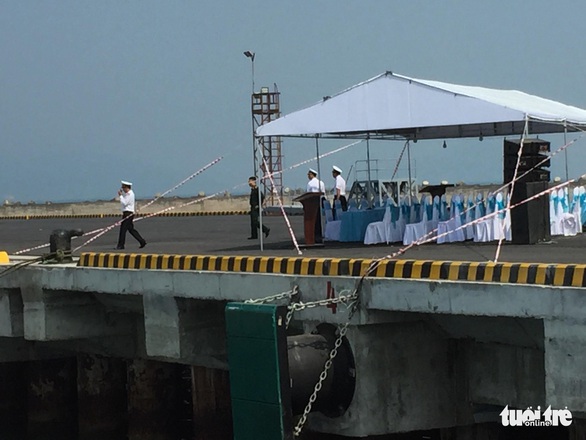 Tàu sân bay Mỹ đã neo đậu trong Vịnh Đà Nẵng - Ảnh 7. Tàu sân bay Mỹ đã neo đậu trong Vịnh Đà Nẵng - Ảnh 7.