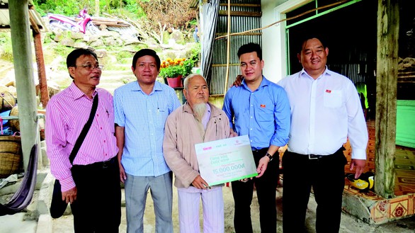 Trao hỗ trợ mô hình Cùng xây cuộc sống xanh - Ảnh 1. Trao hỗ trợ mô hình Cùng xây cuộc sống xanh - Ảnh 1.