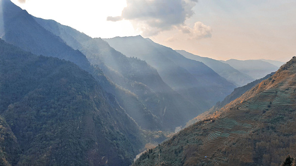 Ngắm những đỉnh núi ở Nepal đẹp lung linh trong tuyết - Ảnh 7.