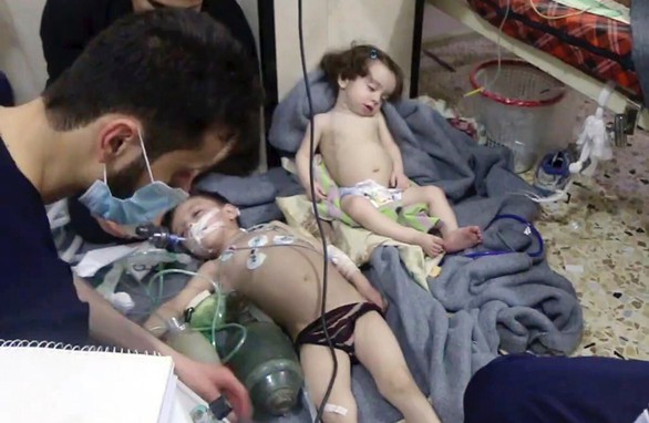 Nga tìm ra người tố phương Tây dàn dựng tấn công hóa học ở Syria - Ảnh 2. Nga tìm ra người tố phương Tây dàn dựng tấn công hóa học ở Syria - Ảnh 2.