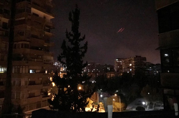 Liên quân dội tên lửa xuống bao nhiêu điểm ở Syria? - Ảnh 3. Liên quân dội tên lửa xuống bao nhiêu điểm ở Syria? - Ảnh 3.