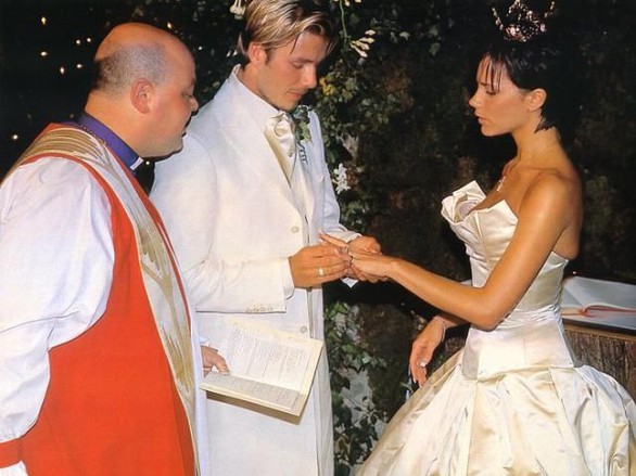 Tình yêu David và Victoria Beckham sau 19 năm kết hôn - Ảnh 6. Tình yêu David và Victoria Beckham sau 19 năm kết hôn - Ảnh 6.