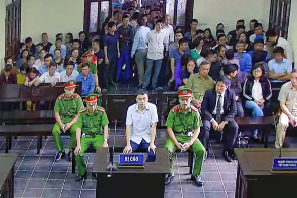 Nguyên nhà báo Lê Duy Phong bị đề nghị mức án 3-4 năm tù - Ảnh 1. Nguyên nhà báo Lê Duy Phong bị đề nghị mức án 3-4 năm tù - Ảnh 1.