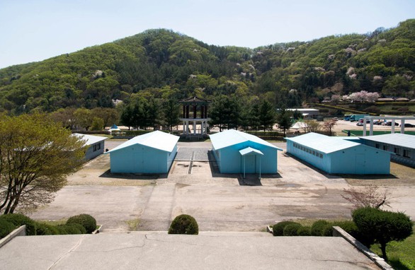 ‘Ám ảnh’ của khu phi quân sự liên Triều DMZ trong điện ảnh - Ảnh 1. ‘Ám ảnh’ của khu phi quân sự liên Triều DMZ trong điện ảnh - Ảnh 1.