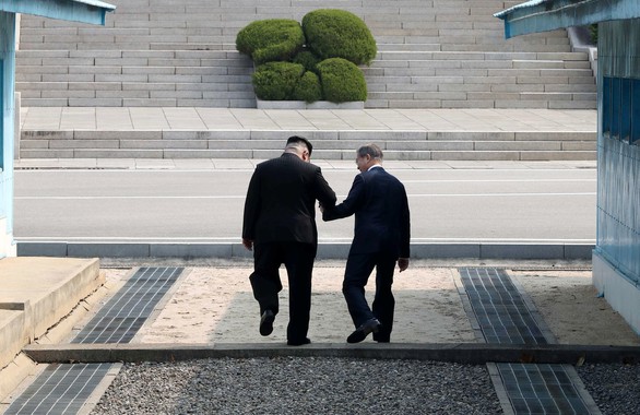 Chờ cú bắt tay Trump - Kim ở DMZ - Ảnh 3. Chờ cú bắt tay Trump - Kim ở DMZ - Ảnh 3.