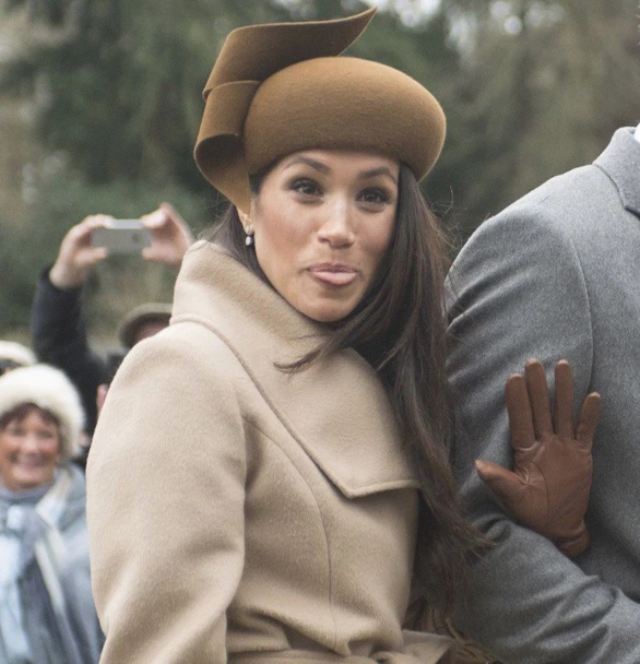 Meghan Markle phải theo những quy tắc gì khi làm con dâu Hoàng gia? - Ảnh 2. Meghan Markle phải theo những quy tắc gì khi làm con dâu Hoàng gia? - Ảnh 2.