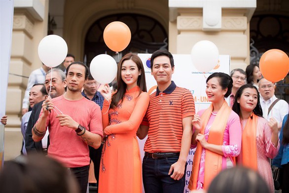 Quỹ dân số Liên Hiệp Quốc gỡ ảnh Phạm Anh Khoa khỏi fanpage - Ảnh 3. Quỹ dân số Liên Hiệp Quốc gỡ ảnh Phạm Anh Khoa khỏi fanpage - Ảnh 3.