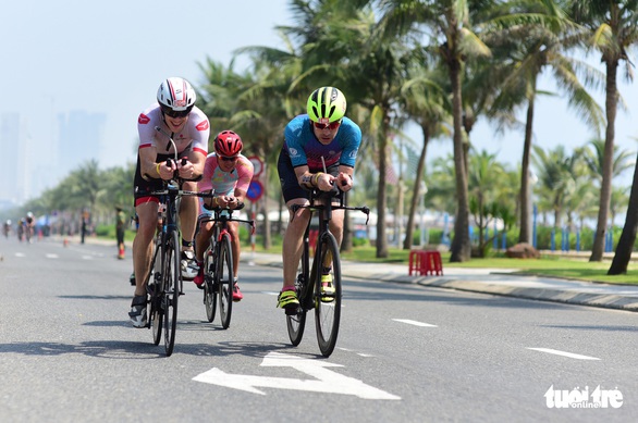 Những người sắt tranh tài tại Ironman lần 4 - Ảnh 8. Những người sắt tranh tài tại Ironman lần 4 - Ảnh 8.