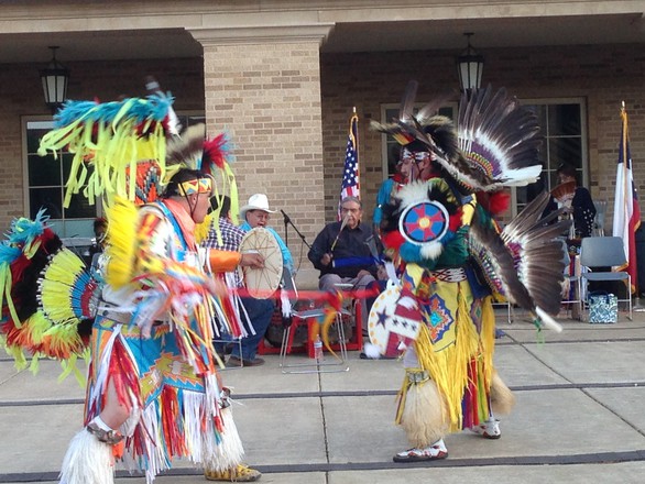 Độc đáo lễ hội ‘Pow Wow’ của người da đỏ - Ảnh 1. Độc đáo lễ hội ‘Pow Wow’ của người da đỏ - Ảnh 1.