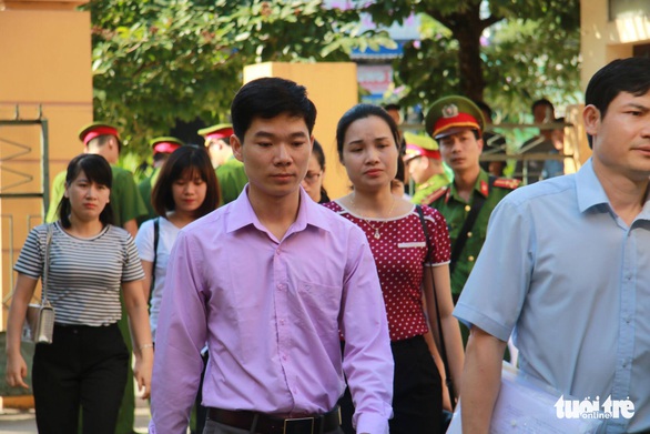 Bác sĩ Lương: Trách nhiệm của tôi là chữa bệnh, không liên quan máy móc - Ảnh 1. Bác sĩ Lương: Trách nhiệm của tôi là chữa bệnh, không liên quan máy móc - Ảnh 1.