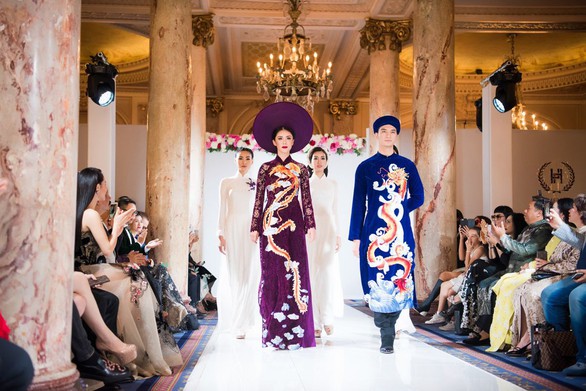 Nhã Phương, Mỹ Linh, Vũ Ngọc Anh trình diễn váy dạ hội ở Cannes - Ảnh 4. Nhã Phương, Mỹ Linh, Vũ Ngọc Anh trình diễn váy dạ hội ở Cannes - Ảnh 4.