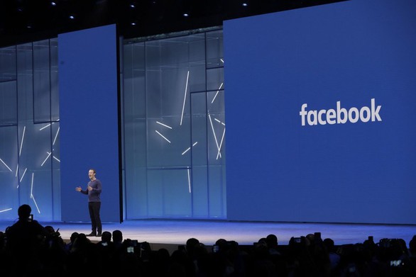Ông chủ Facebook chấp thuận livestream phiên điều trần tại châu Âu - Ảnh 1. Ông chủ Facebook chấp thuận livestream phiên điều trần tại châu Âu - Ảnh 1.