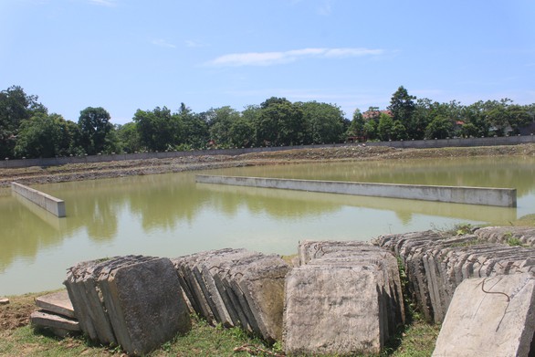 Nhà máy trăm tỉ bỏ hoang, hàng ngàn dân thiếu nước sạch - Ảnh 3. Nhà máy trăm tỉ bỏ hoang, hàng ngàn dân thiếu nước sạch - Ảnh 3.