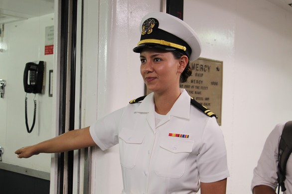 Siêu bệnh viện USNS Mercy của Hải quân Mỹ đến Nha Trang - Ảnh 17. Siêu bệnh viện USNS Mercy của Hải quân Mỹ đến Nha Trang - Ảnh 17.