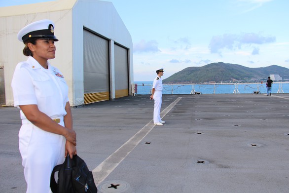 Siêu bệnh viện USNS Mercy của Hải quân Mỹ đến Nha Trang - Ảnh 24. Siêu bệnh viện USNS Mercy của Hải quân Mỹ đến Nha Trang - Ảnh 24.