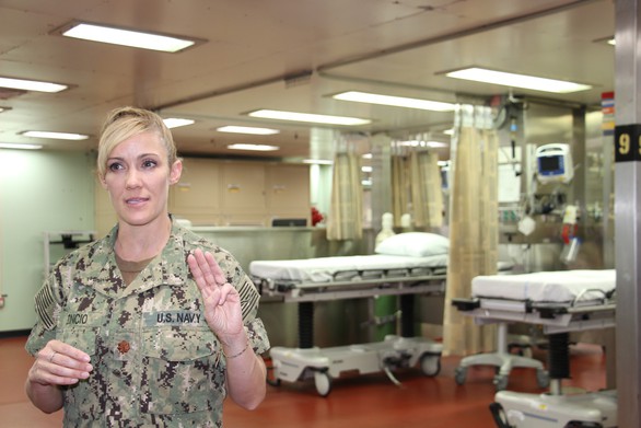 Siêu bệnh viện USNS Mercy của Hải quân Mỹ đến Nha Trang - Ảnh 27. Siêu bệnh viện USNS Mercy của Hải quân Mỹ đến Nha Trang - Ảnh 27.