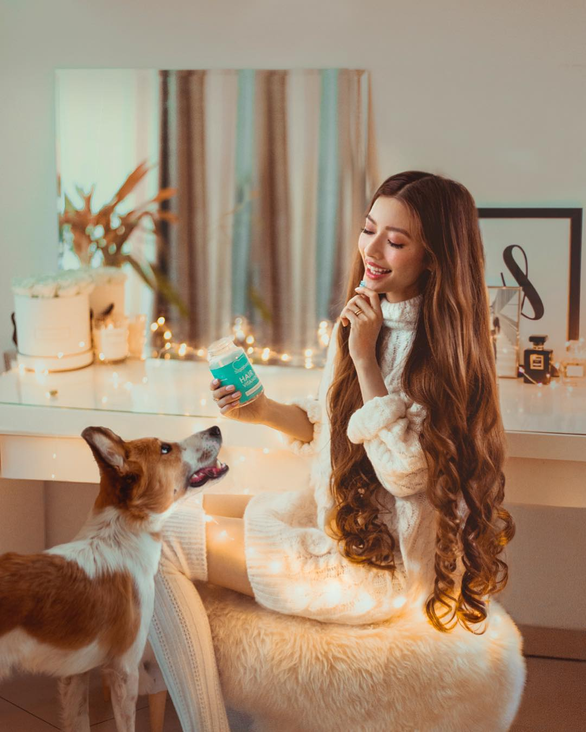 Cô gái gốc Việt gây sốt vì mái tóc như Công chúa tóc mây - Ảnh 15. Cô gái gốc Việt gây sốt vì mái tóc như Công chúa tóc mây - Ảnh 15.