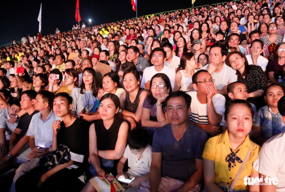 Festival Huế 2018 lộng lẫy bế mạc: Hát khúc ân tình đêm giã bạn - Ảnh 5. Festival Huế 2018 lộng lẫy bế mạc: Hát khúc ân tình đêm giã bạn - Ảnh 5.