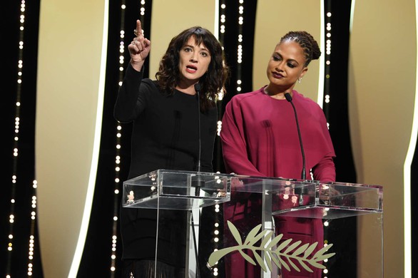 Asia Argento nhắc lại việc từng bị Harvey Weinstein hiếp ở Cannes - Ảnh 3. Asia Argento nhắc lại việc từng bị Harvey Weinstein hiếp ở Cannes - Ảnh 3.