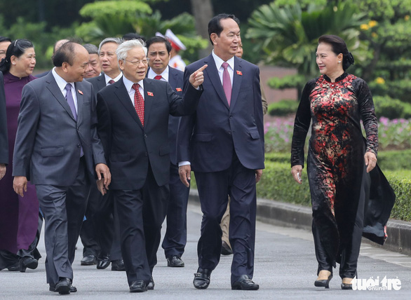 Cử tri lo tình trạng cán bộ tiếp tay tội phạm, cố ý làm trái - Ảnh 3. Cử tri lo tình trạng cán bộ tiếp tay tội phạm, cố ý làm trái - Ảnh 3.