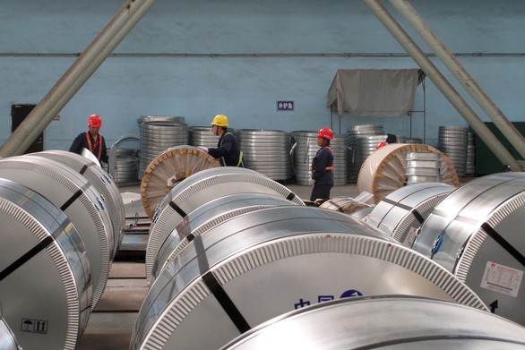 Thép Trung Quốc xuất qua ngả Việt Nam bị Mỹ đánh thuế nặng - Ảnh 1. Thép Trung Quốc xuất qua ngả Việt Nam bị Mỹ đánh thuế nặng - Ảnh 1.