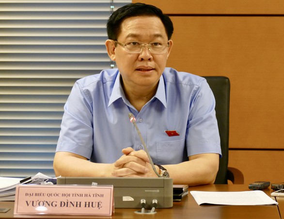 Chính phủ phản biện nhận định kinh tế 2017 phụ thuộc dầu, than - Ảnh 1. Chính phủ phản biện nhận định kinh tế 2017 phụ thuộc dầu, than - Ảnh 1.