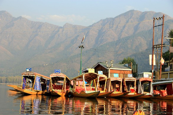 Ở nhà thuyền tại Srinagar - Venice của Ấn Độ - Ảnh 9. Ở nhà thuyền tại Srinagar - Venice của Ấn Độ - Ảnh 9.