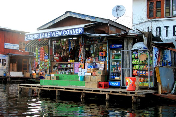 Ở nhà thuyền tại Srinagar - Venice của Ấn Độ - Ảnh 8. Ở nhà thuyền tại Srinagar - Venice của Ấn Độ - Ảnh 8.
