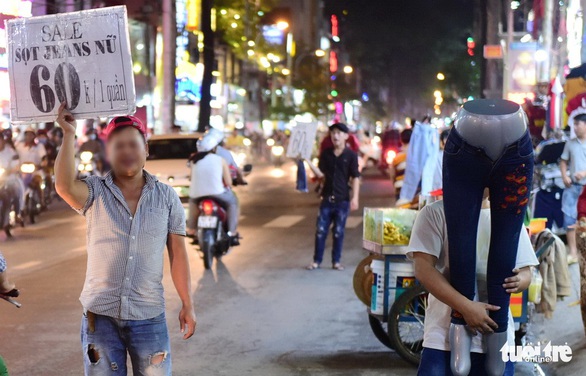 Mở van khuyến mãi lên 100% - Ảnh 2. Mở van khuyến mãi lên 100% - Ảnh 2.