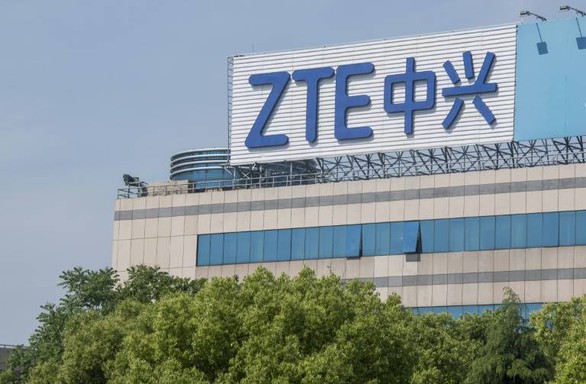 Ông Trump cứu ZTE của Trung Quốc bất chấp phản ứng trong nước - Ảnh 3. Ông Trump cứu ZTE của Trung Quốc bất chấp phản ứng trong nước - Ảnh 3.